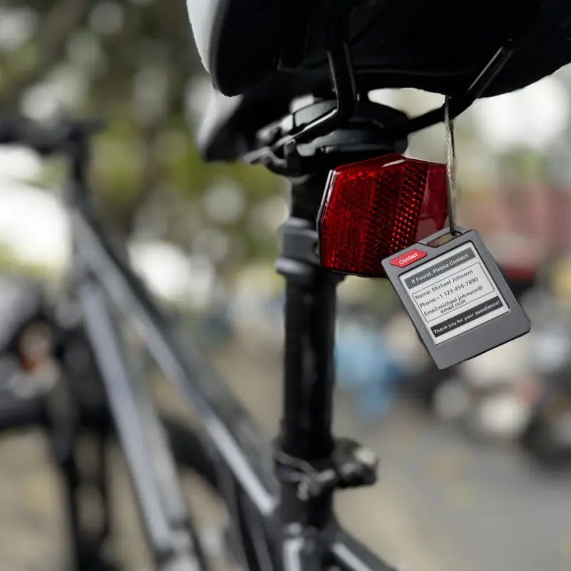 E-Ink Smart Tag — Customizable Photo Tracker for Apple Find My